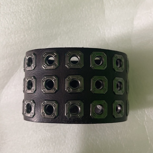 4 leather bracelets - Picture 3 of 10